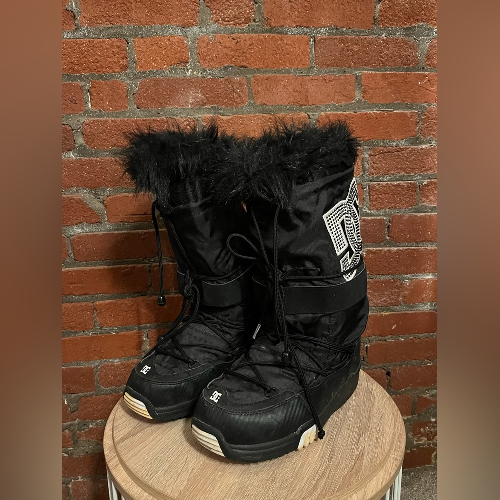 RARE DC Chalet Winter Snow Boots Snowboard STYLE ❄️